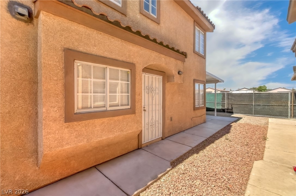 3021 Aloha Avenue - Photo 2