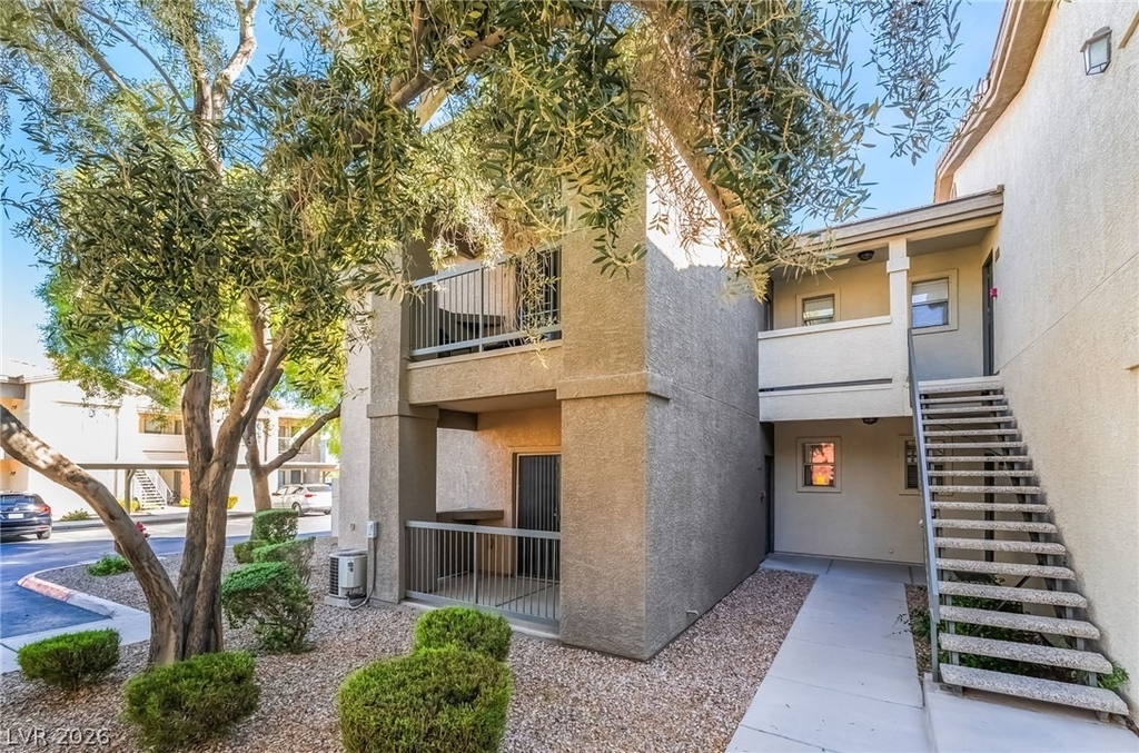 8000 W Badura Avenue - Photo 2