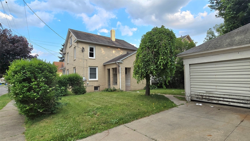 1911 Tracy St - Photo 1