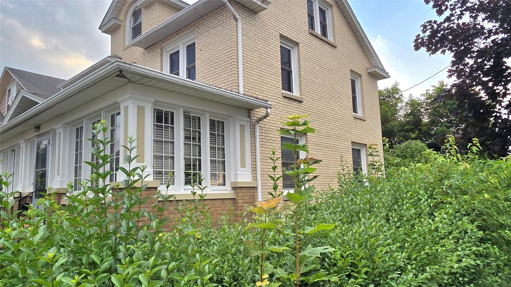 1911 Tracy St - Photo 0