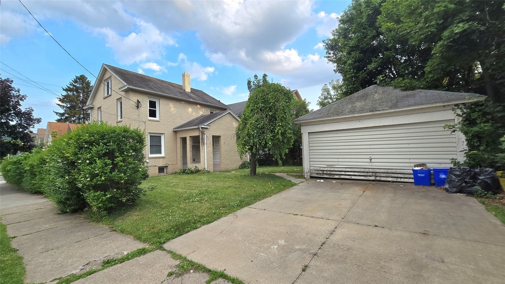 1911 Tracy St - Photo 2