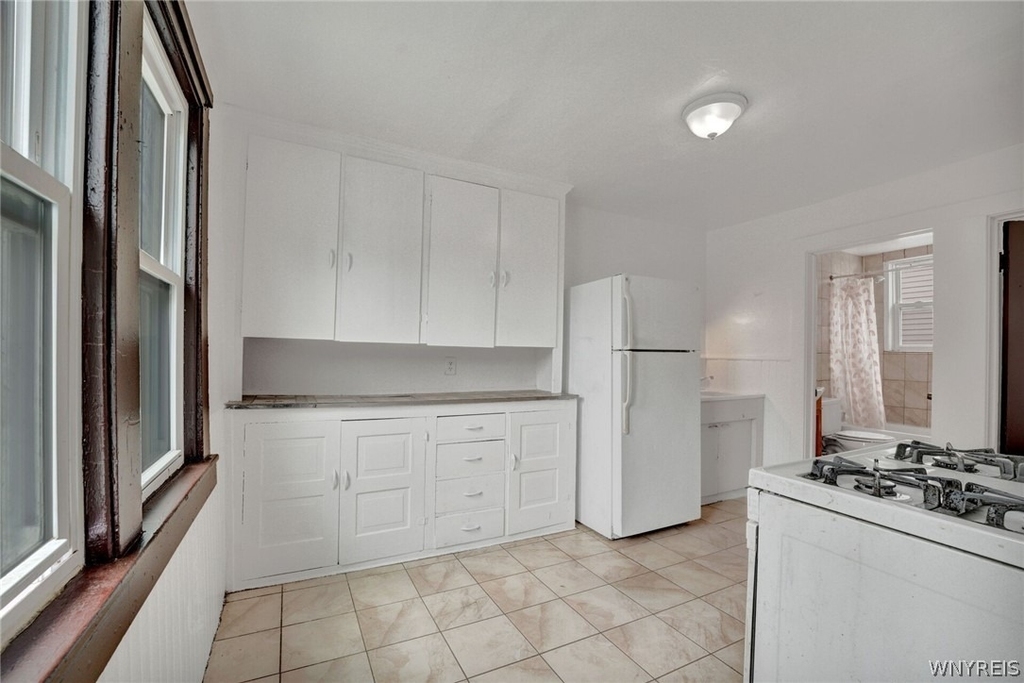 214 Ludington Street - Photo 1