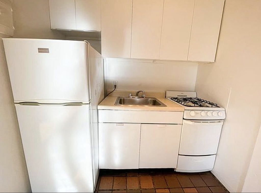  West 88th Street - Photo 3