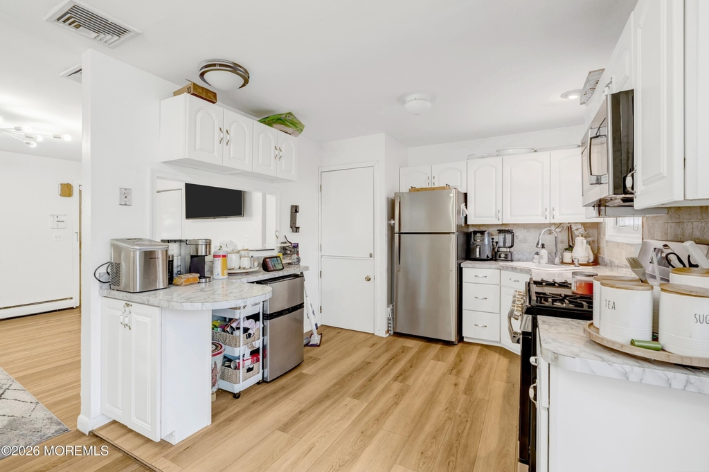 1121 Darlene Avenue - Photo 6