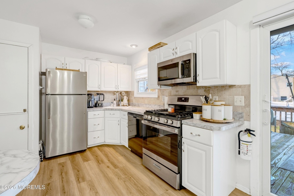 1121 Darlene Avenue - Photo 7