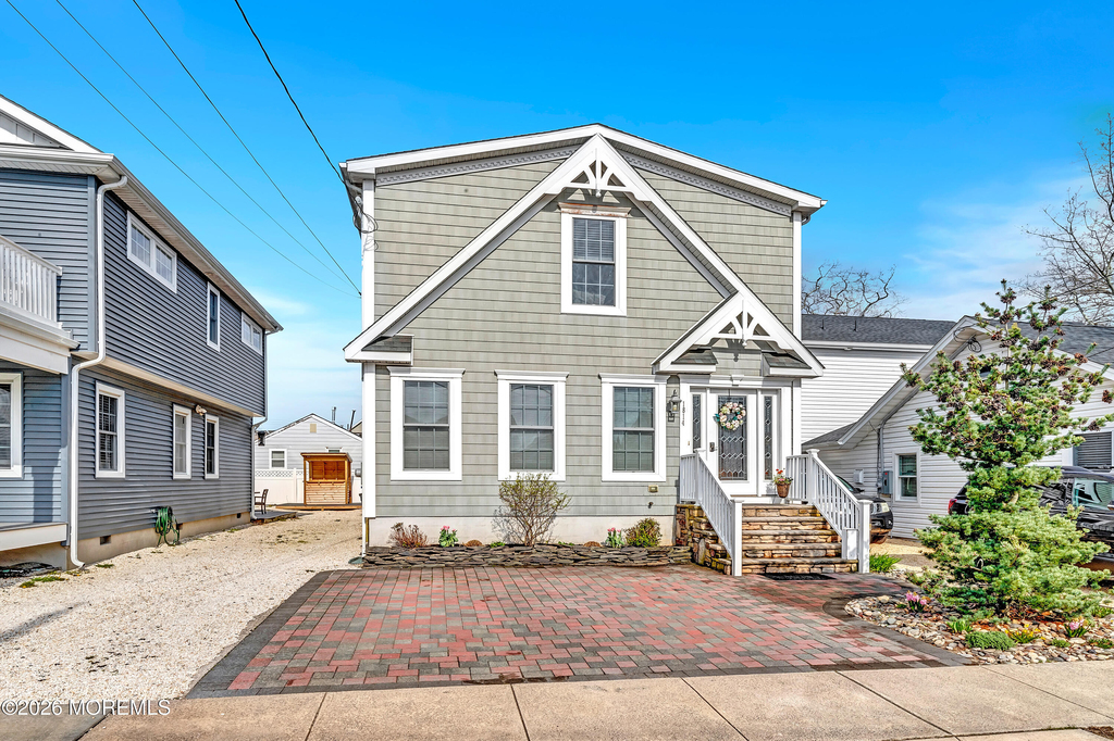 1814 Briarwood Terrace - Photo 0