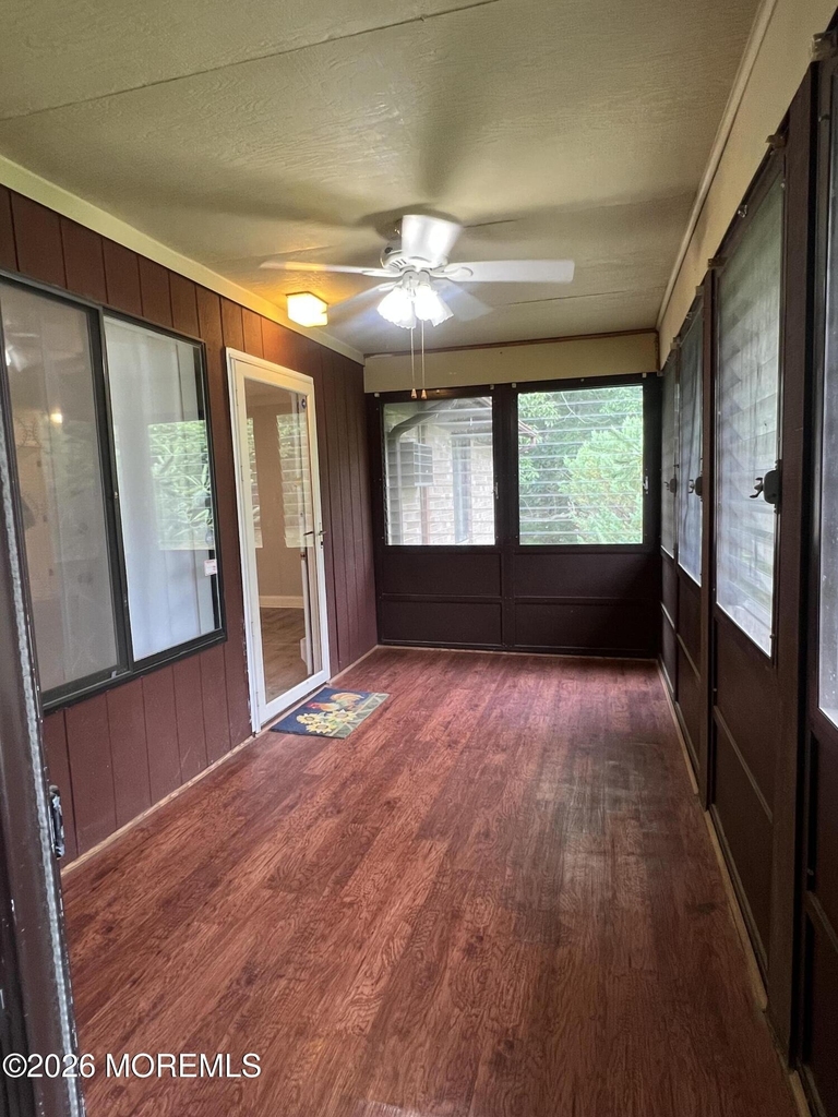 115 Amberly Drive - Photo 2