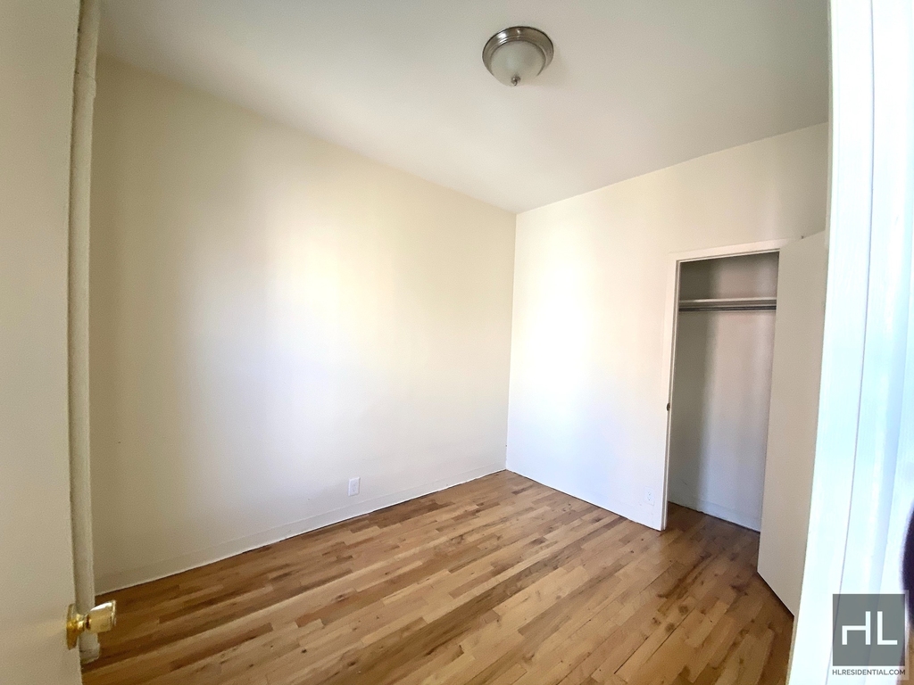 East 14th Street - Photo 3