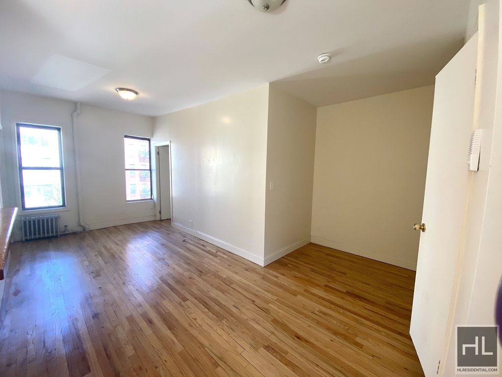 East 14th Street - Photo 4