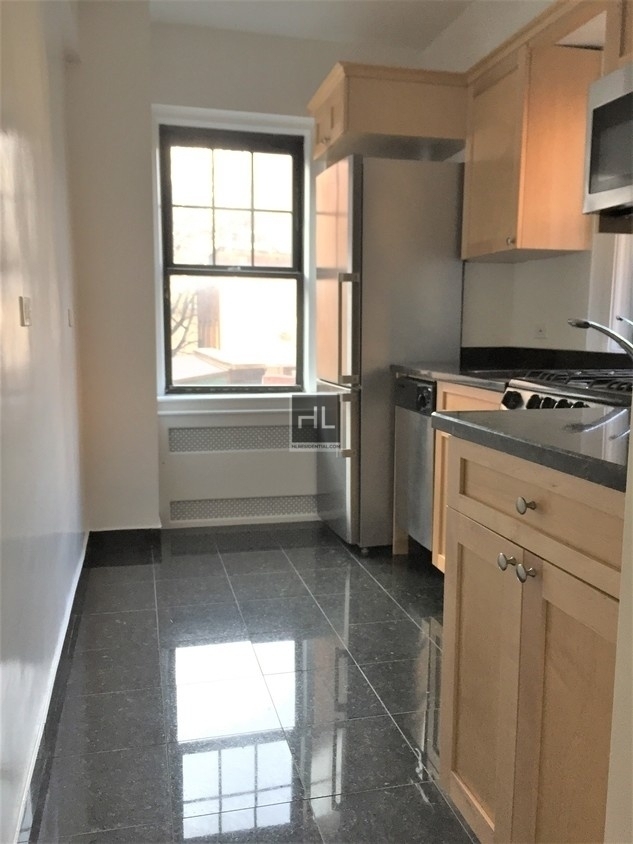 Christopher Street - Photo 1