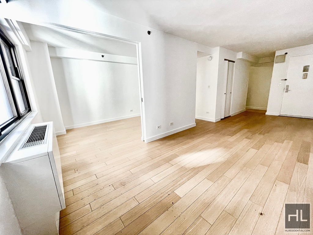 East 39th Street - Photo 1