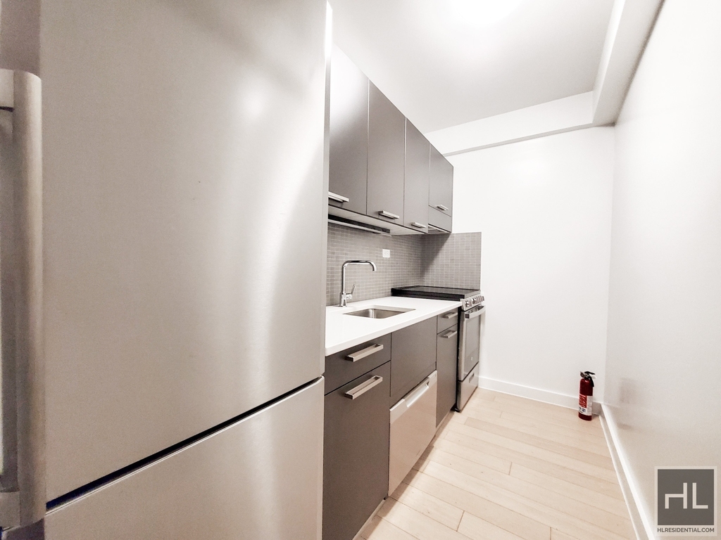 East 39th Street - Photo 5
