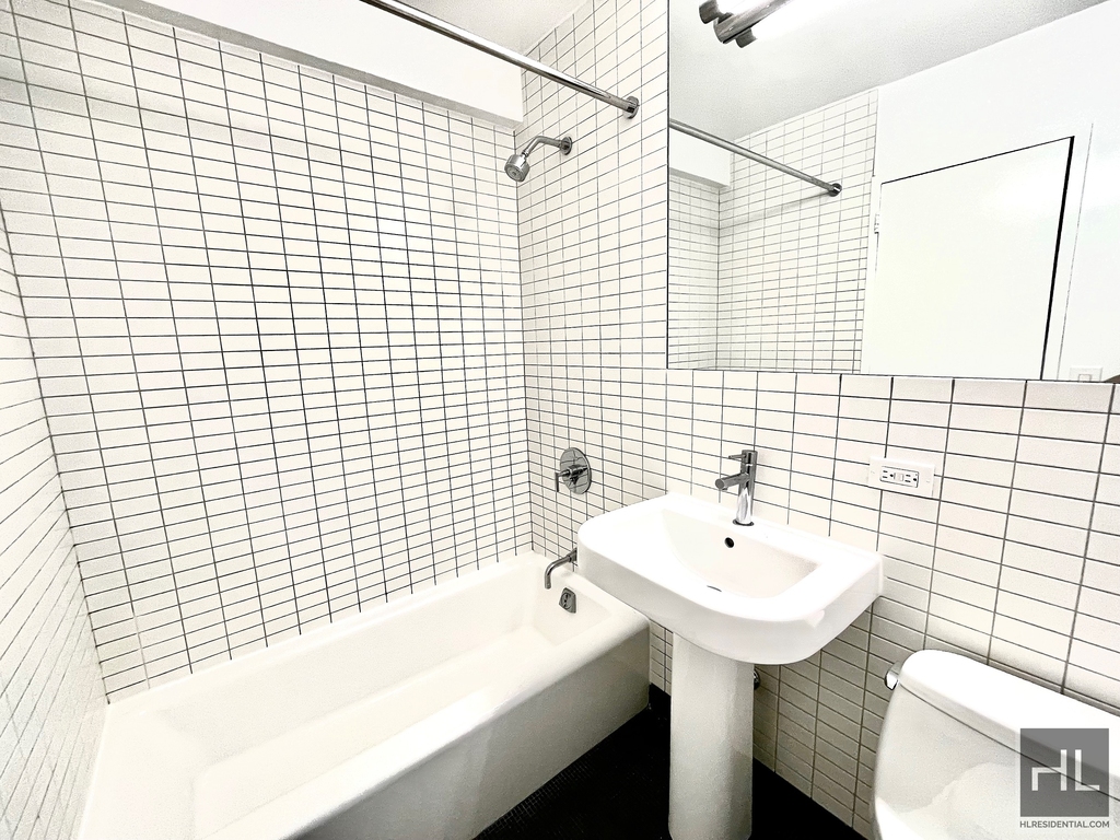 East 39th Street - Photo 6