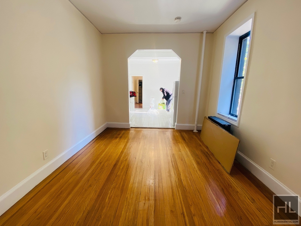 East 38th Street - Photo 2