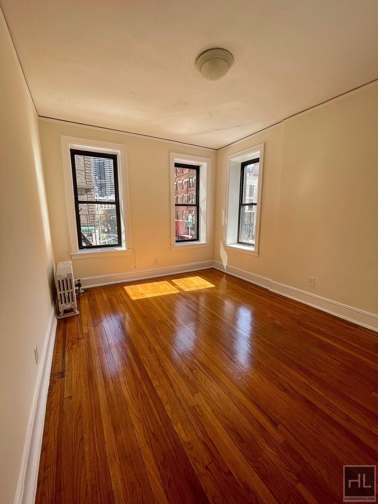 East 38th Street - Photo 5