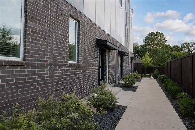 7207 Mohawk Drive - Photo 0
