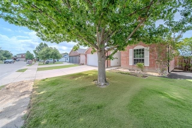 2037 Cedar Trail - Photo 2