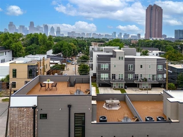 2336 N Carroll Avenue - Photo 26
