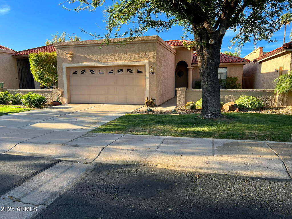 7884 E Horseshoe Lane - Photo 0