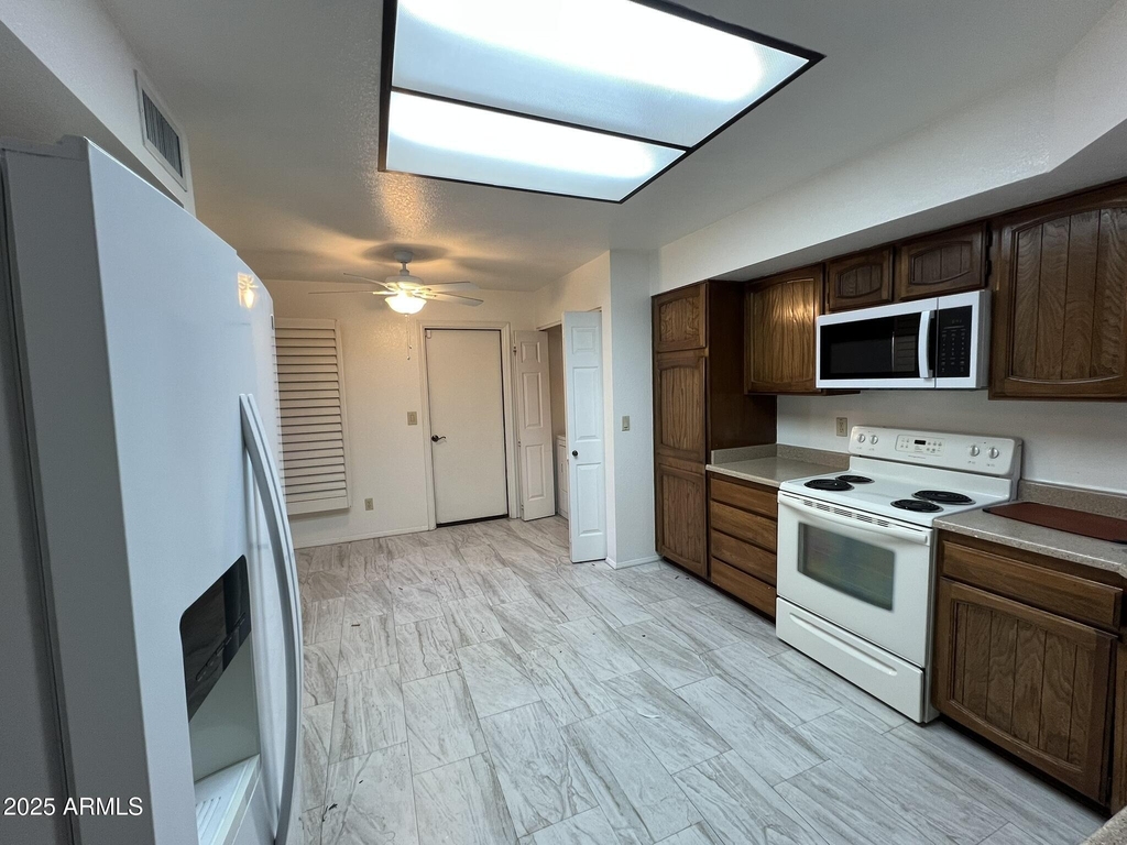 7884 E Horseshoe Lane - Photo 12