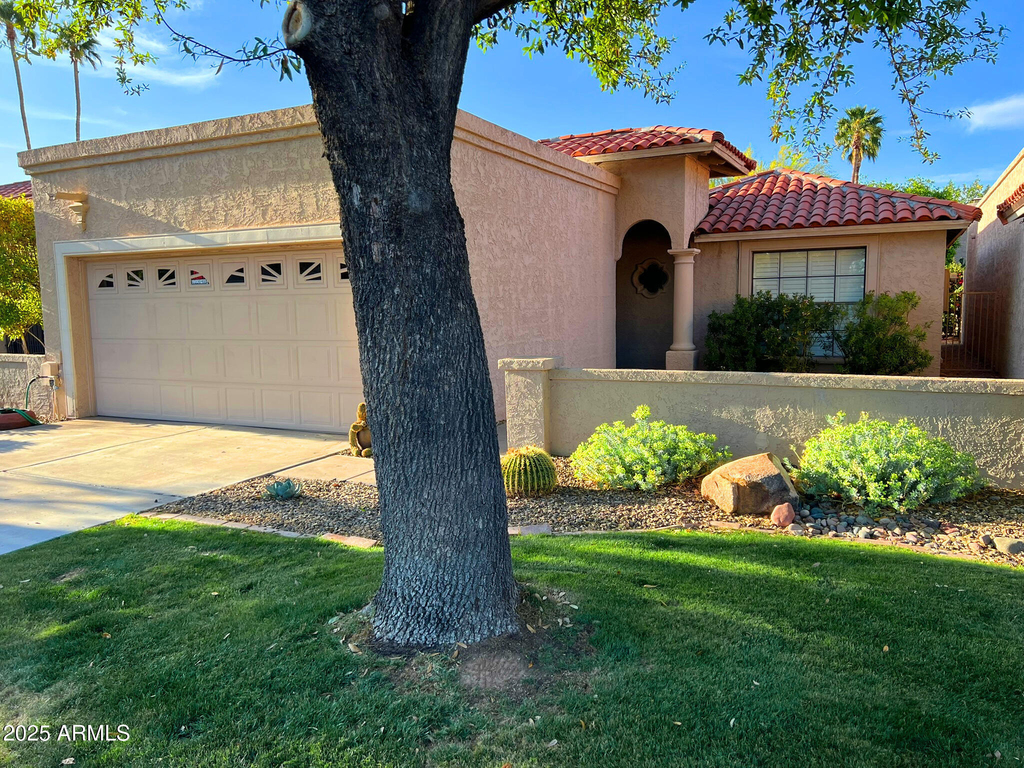 7884 E Horseshoe Lane - Photo 1