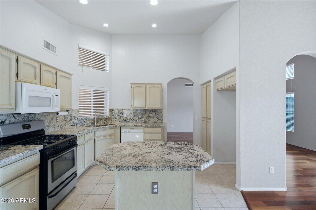 15251 W Verde Lane - Photo 5