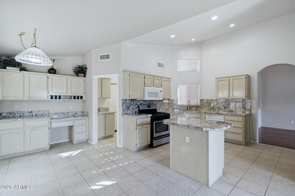 15251 W Verde Lane - Photo 4