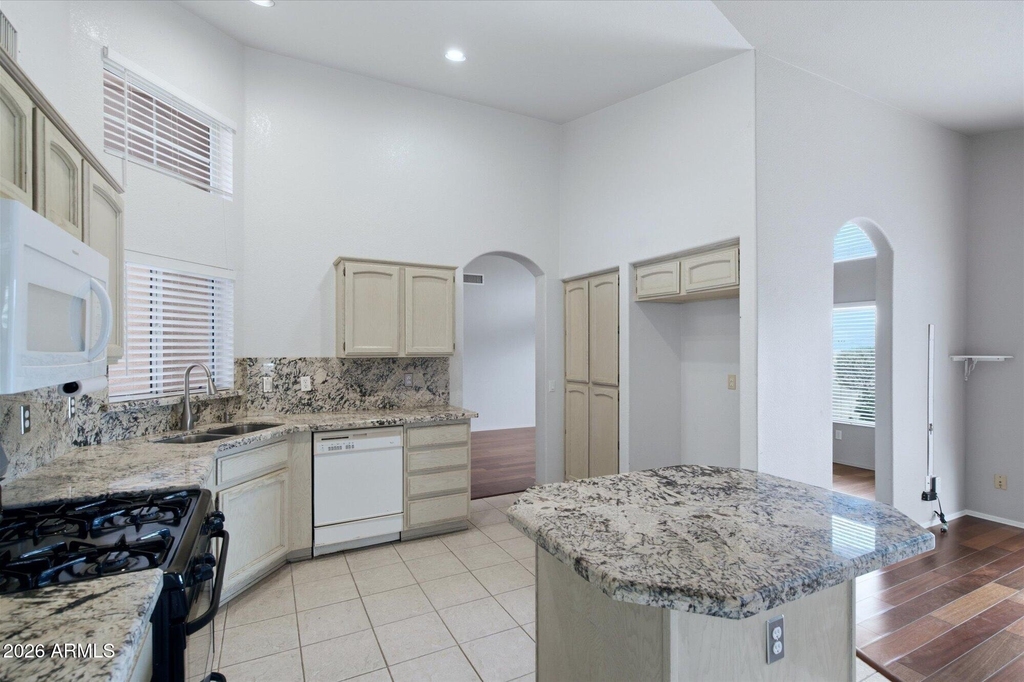 15251 W Verde Lane - Photo 7