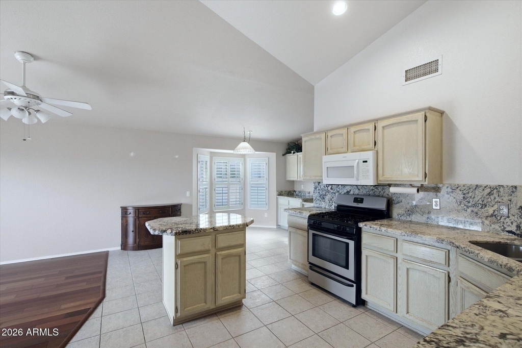 15251 W Verde Lane - Photo 6