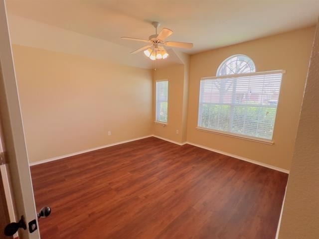 1031 Johnson City Avenue - Photo 2