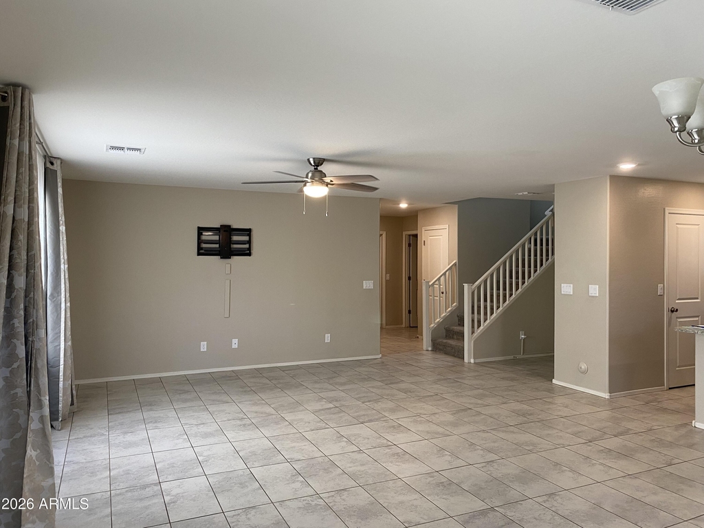 16668 W Sierra Street - Photo 4