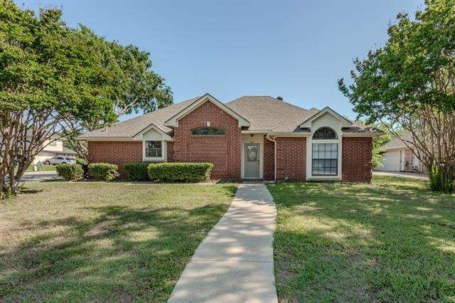 5301 Tartan Circle - Photo 0