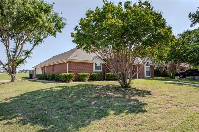 5301 Tartan Circle - Photo 2