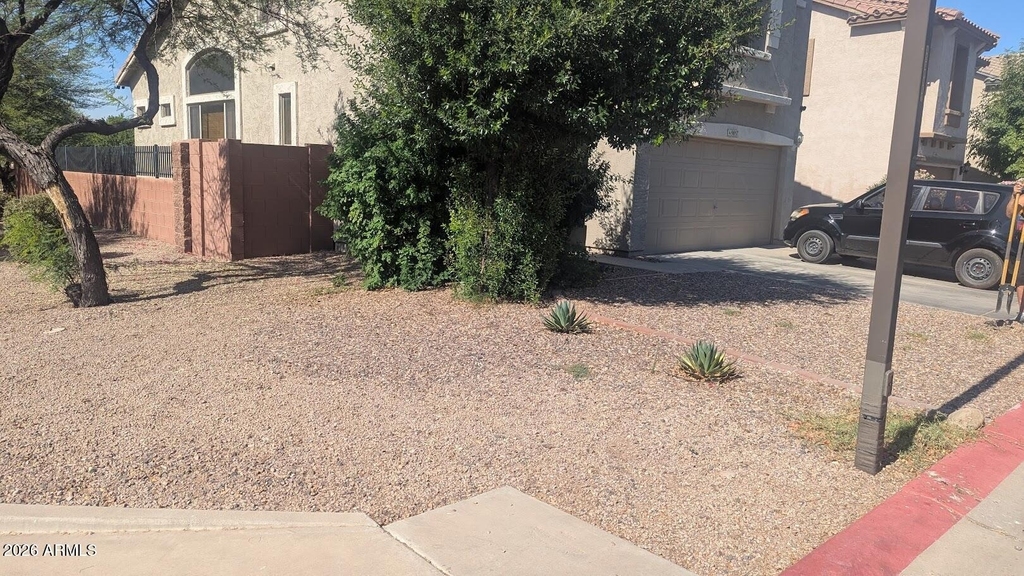 9857 E Empress Avenue - Photo 1