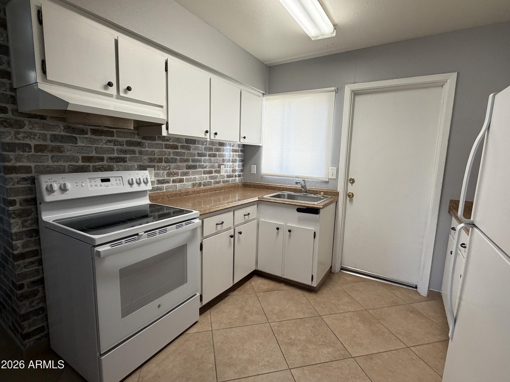 11216 W Nevada Avenue - Photo 3