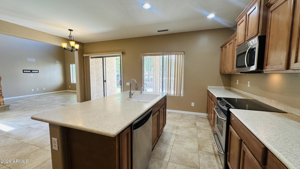 2138 W Marconi Avenue - Photo 10