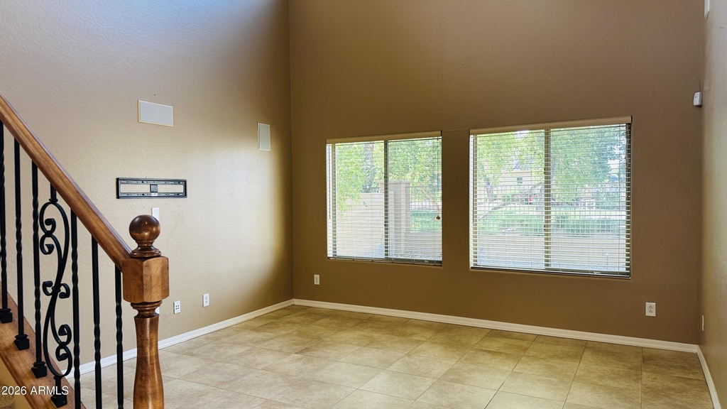 2138 W Marconi Avenue - Photo 3