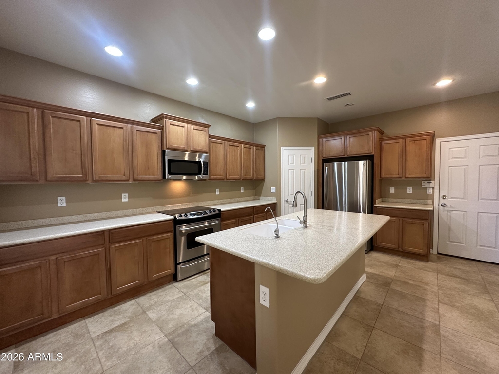 2138 W Marconi Avenue - Photo 8