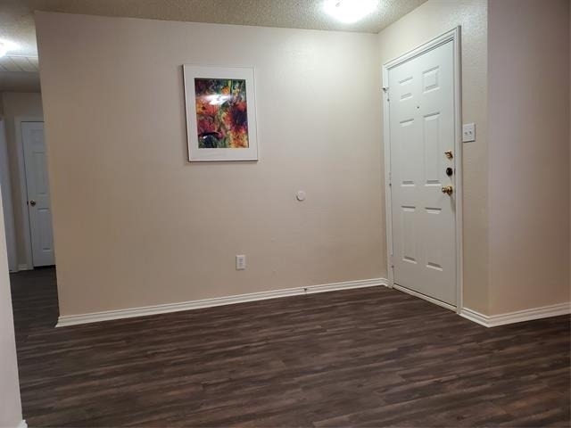 5005 Boxwood Lane - Photo 2