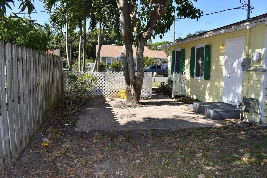 940 Bignonia Road - Photo 9