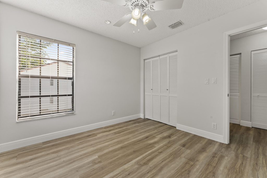2900 Olivewood Terrace - Photo 11