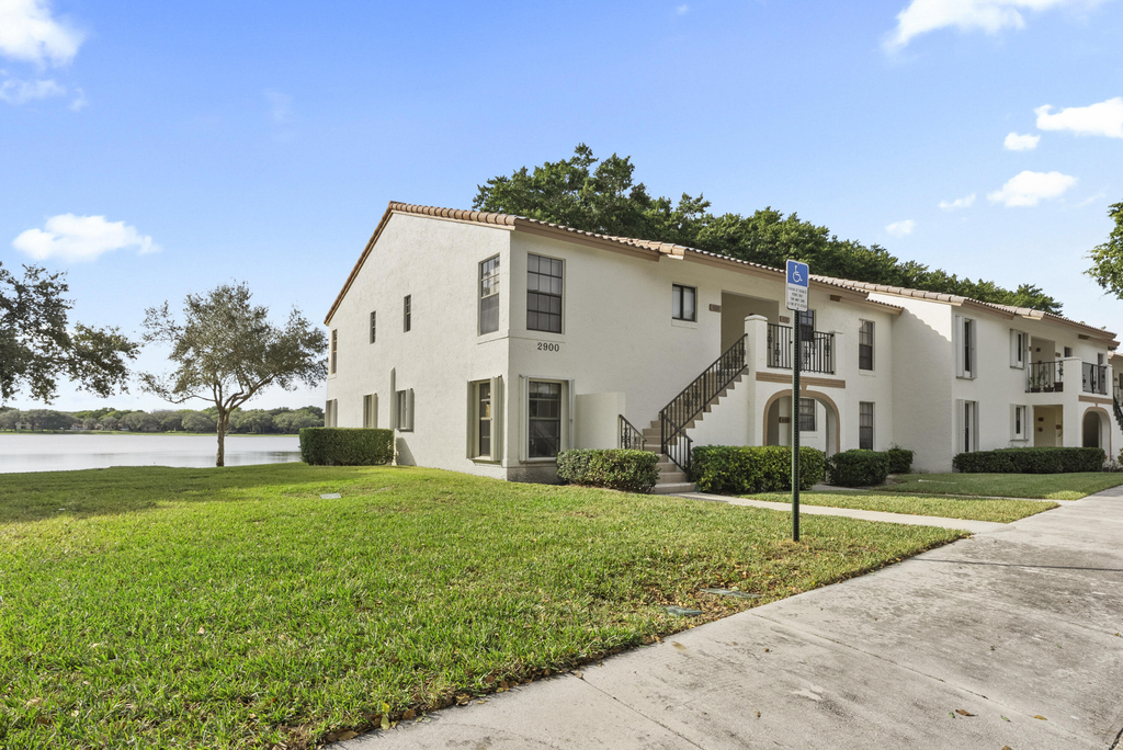 2900 Olivewood Terrace - Photo 20