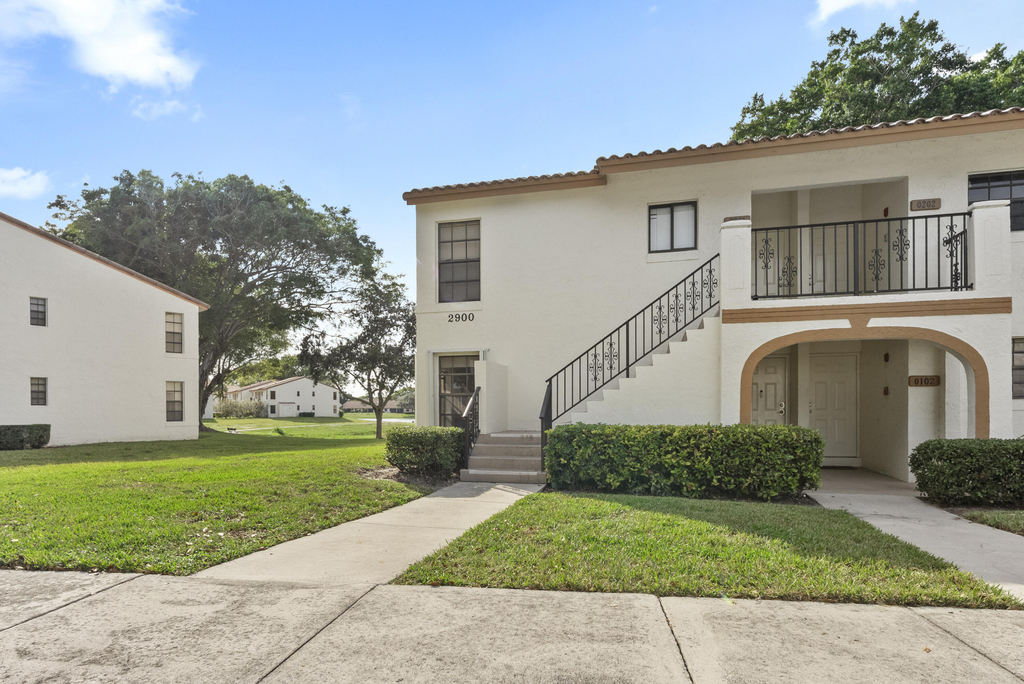 2900 Olivewood Terrace - Photo 17