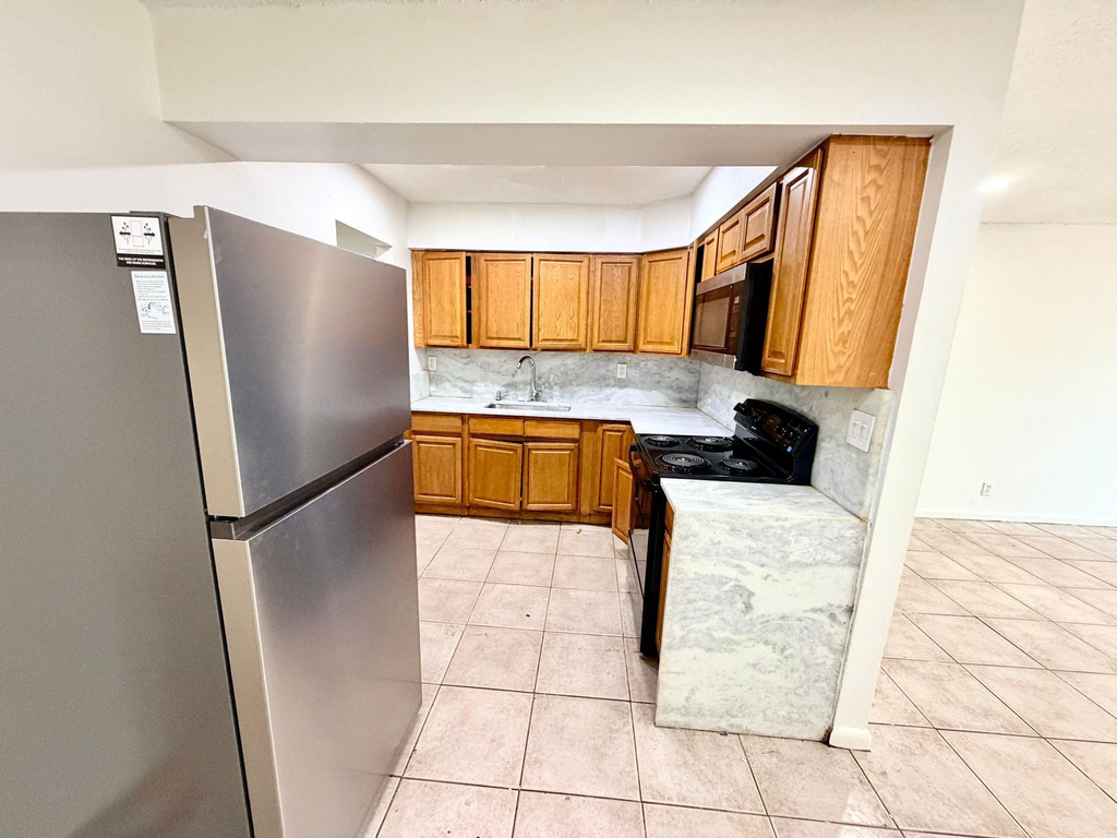 5730 Nw 27th Court - Photo 6