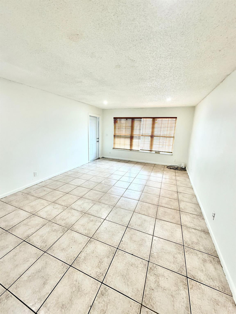 5730 Nw 27th Court - Photo 18