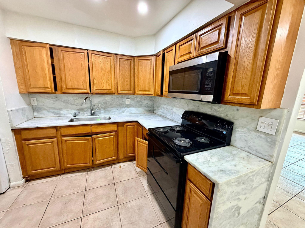 5730 Nw 27th Court - Photo 26