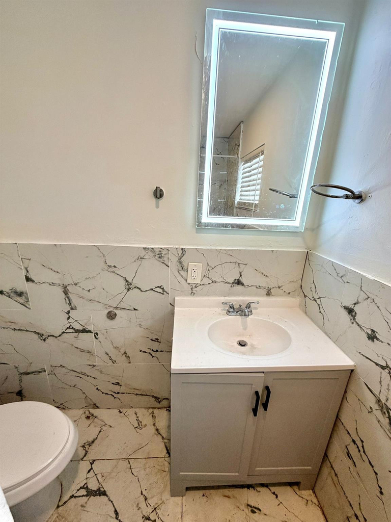 5730 Nw 27th Court - Photo 9