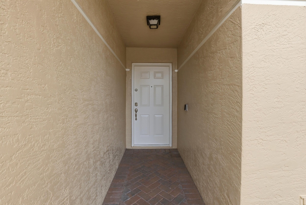 9363 Bridgeport Drive - Photo 3
