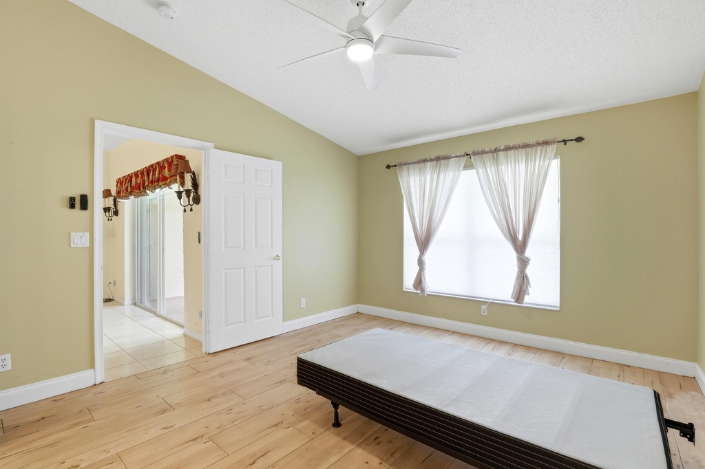 9363 Bridgeport Drive - Photo 18