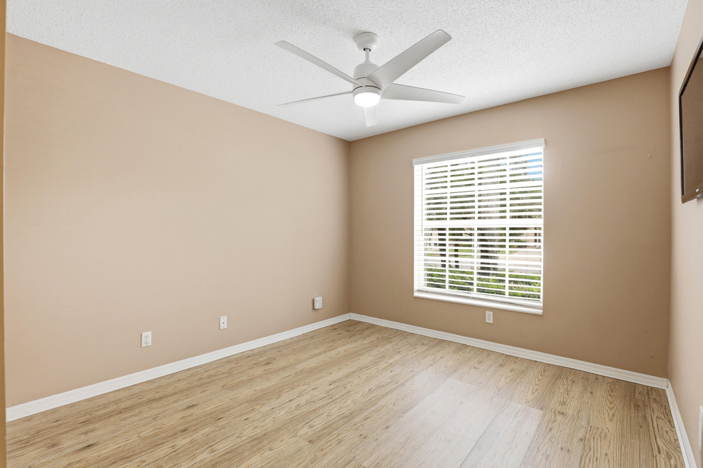 9363 Bridgeport Drive - Photo 22